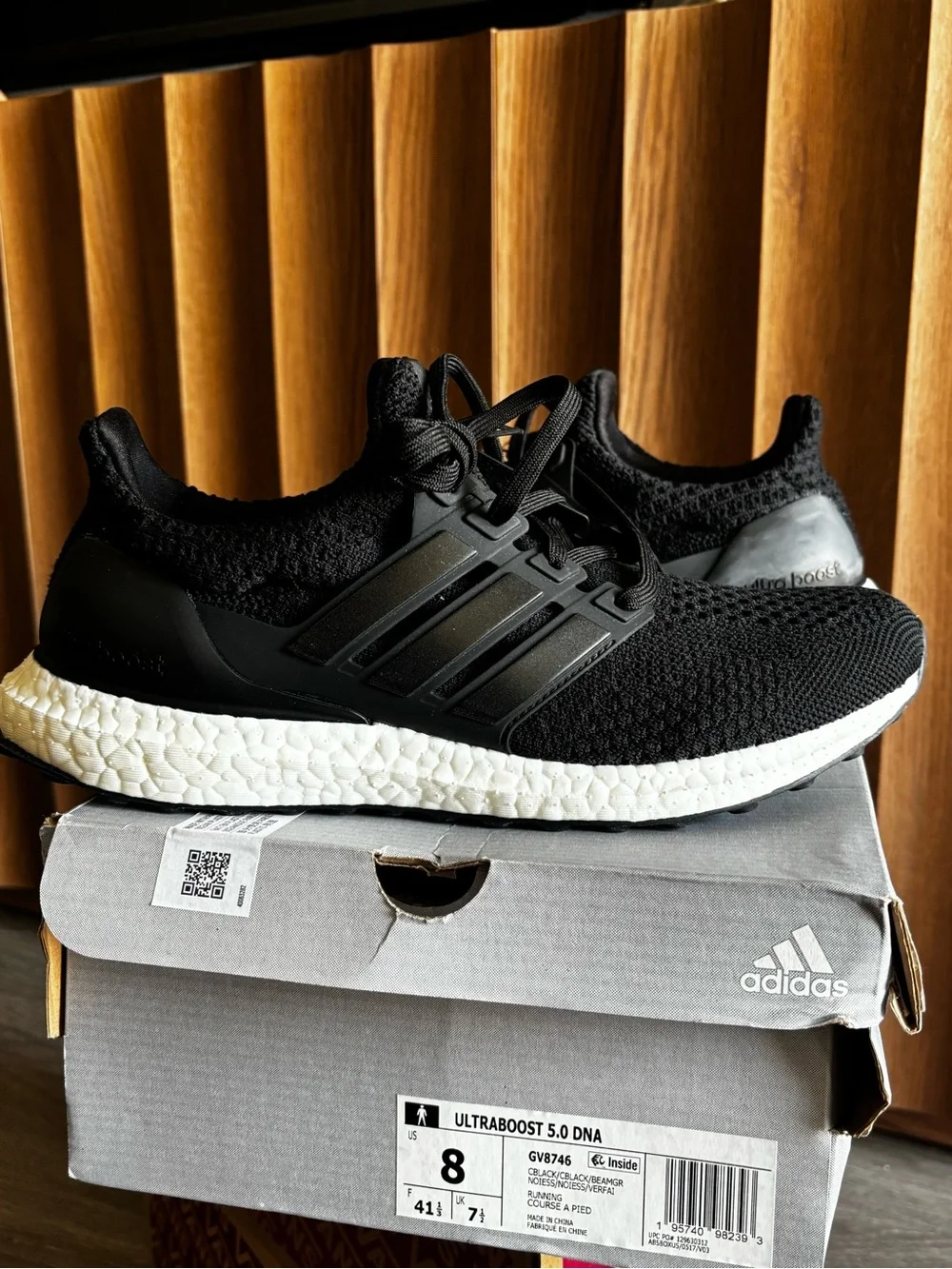 Adidas Ultraboost 5.0 DNA Black/White – Men’s Size 8